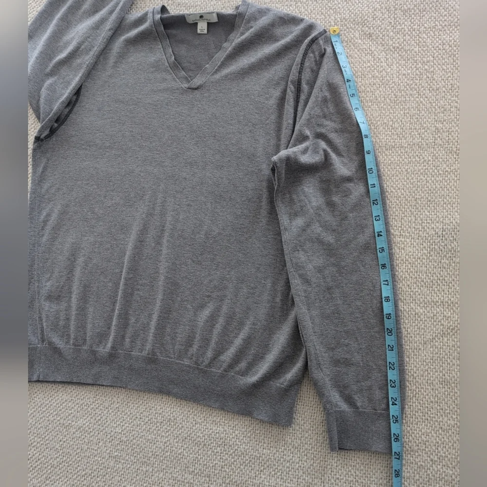 Banana Republic Sweater Men's‎ L DeVee Grey V-neck Fine-knit Pullover Layering